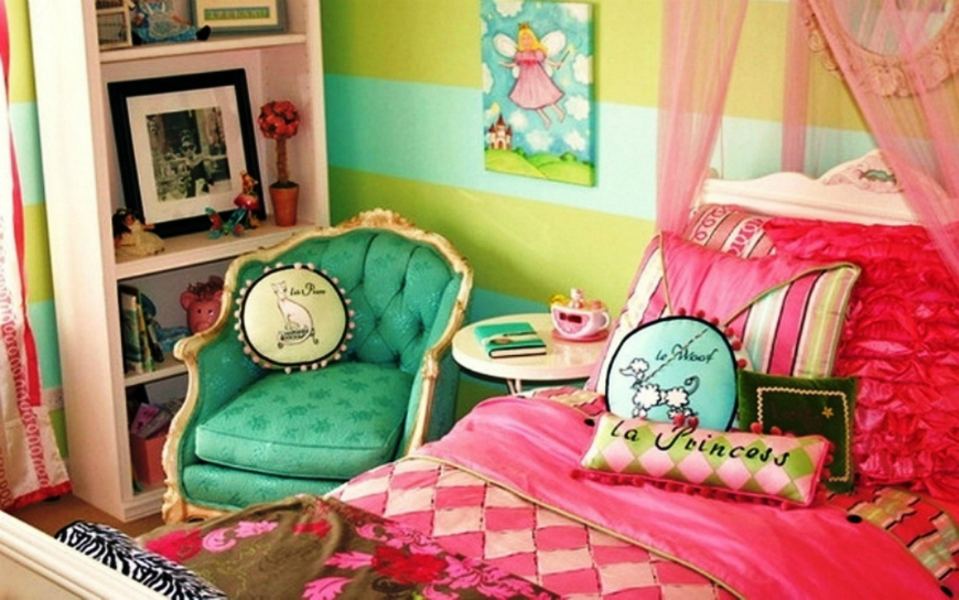 Fabulous Chairs For Kids Bedrooms That Girl’s Will Love ➤ Discover the season's newest designs and inspirations for your kids. Visit us at kidsbedroomideas.eu #KidsBedroomIdeas #KidsBedrooms #KidsBedroomDesigns @KidsBedroomBlog