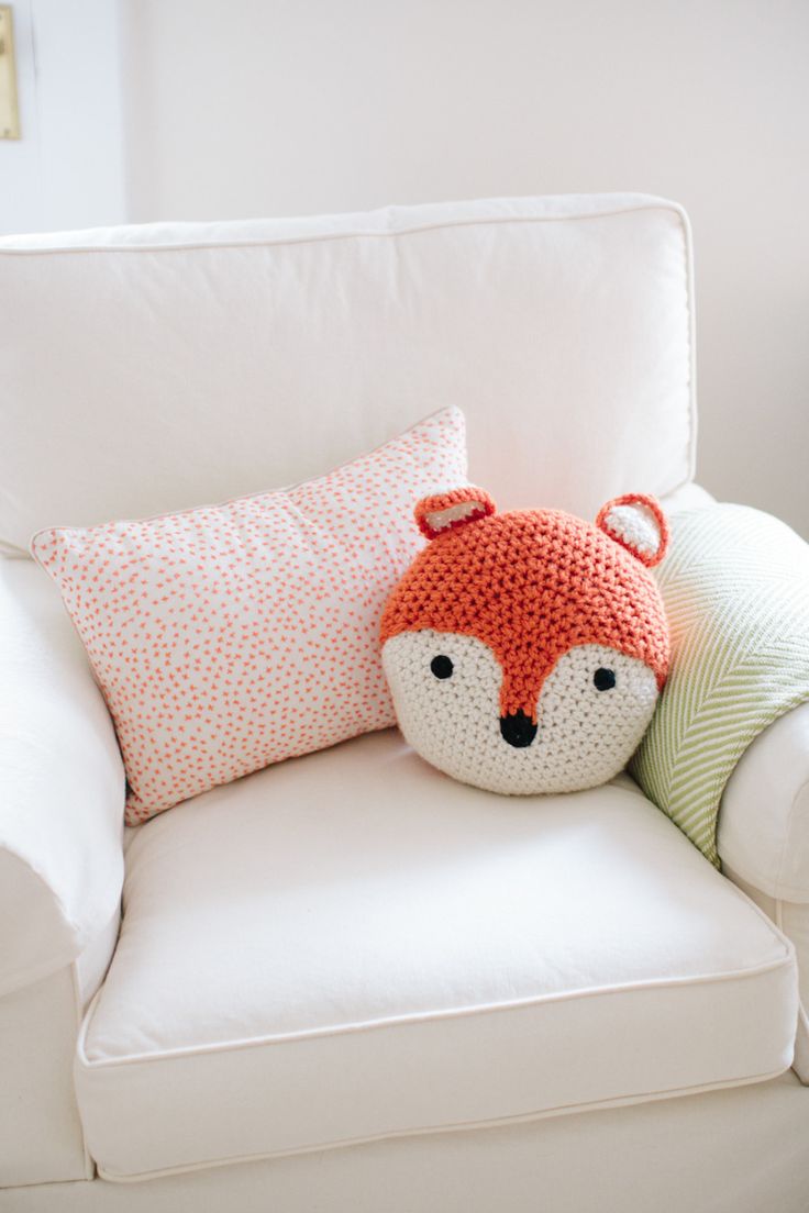 How To Décor Kids Rooms With Fluffy Pillows ➤ Discover the season's newest designs and inspirations for your kids. Visit us at kidsbedroomideas.eu #KidsBedroomIdeas #KidsBedrooms #KidsBedroomDesigns @KidsBedroomBlog