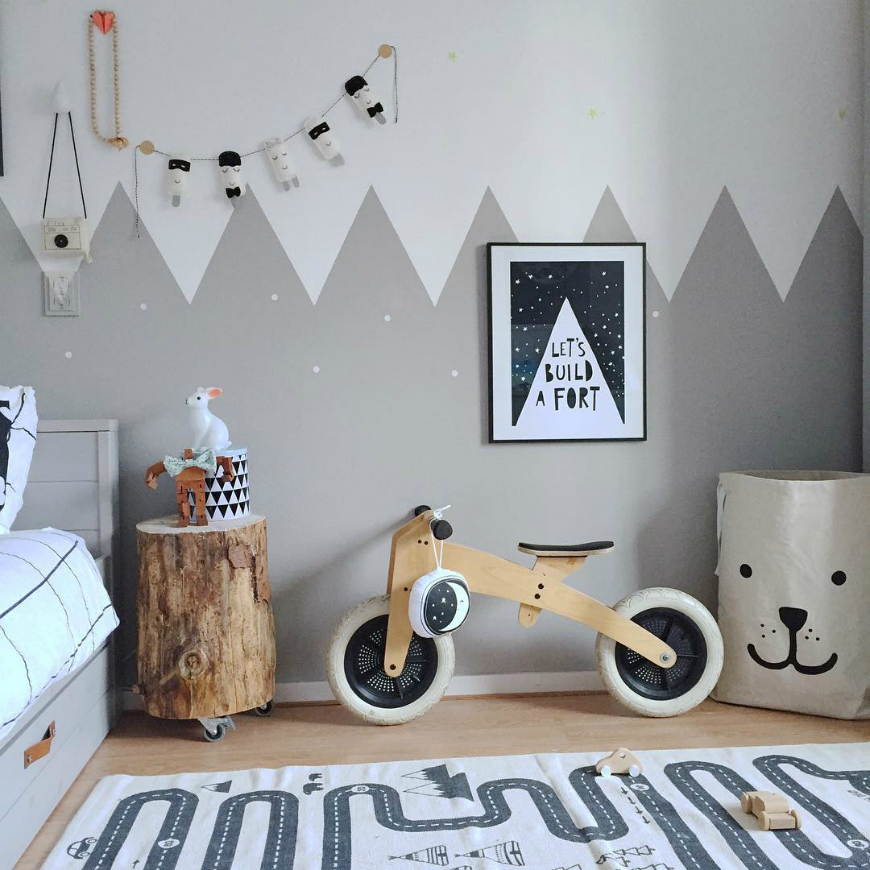 Scandinavian Nightstands For Kids Bedroom You’ll Love ➤ Discover the season's newest designs and inspirations for your kids. Visit us at kidsbedroomideas.eu #KidsBedroomIdeas #KidsBedrooms #KidsBedroomDesigns @KidsBedroomBlog