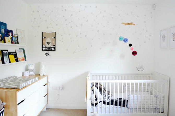 5 Creative Decorating Tips on How To Use Paint in Your Kids Room ➤ Discover the season's newest designs and inspirations for your kids. Visit us at www.kidsbedroomideas.eu #KidsBedroomIdeas #KidsBedrooms #KidsBedroomDesigns @KidsBedroomBlog