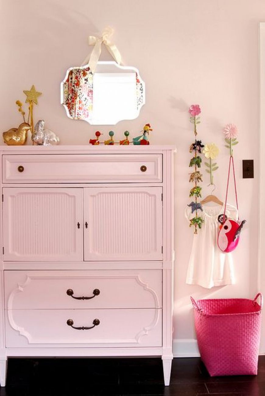 Kids Bedroom Furniture: Adorable Chest Of Drawers for Girls Room ➤ Discover the season's newest designs and inspirations for your kids. Visit us at www.kidsbedroomideas.eu #KidsBedroomIdeas #KidsBedrooms #KidsBedroomDesigns @KidsBedroomBlog