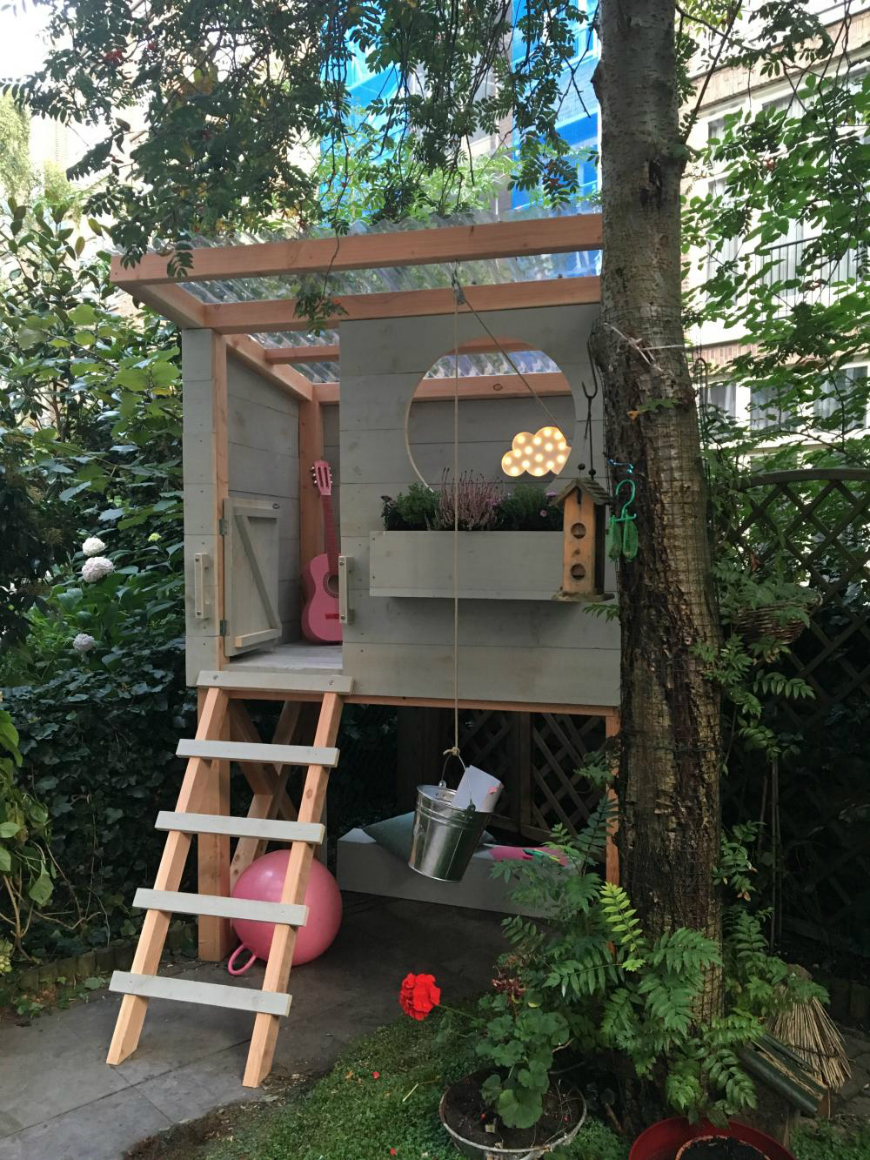 The Most Incredible Outdoor Playhouses For Kids You’ll See Today ➤ Discover the season's newest designs and inspirations for your kids. Visit us at www.kidsbedroomideas.eu #KidsBedroomIdeas #KidsBedrooms #KidsBedroomDesigns @KidsBedroomBlog