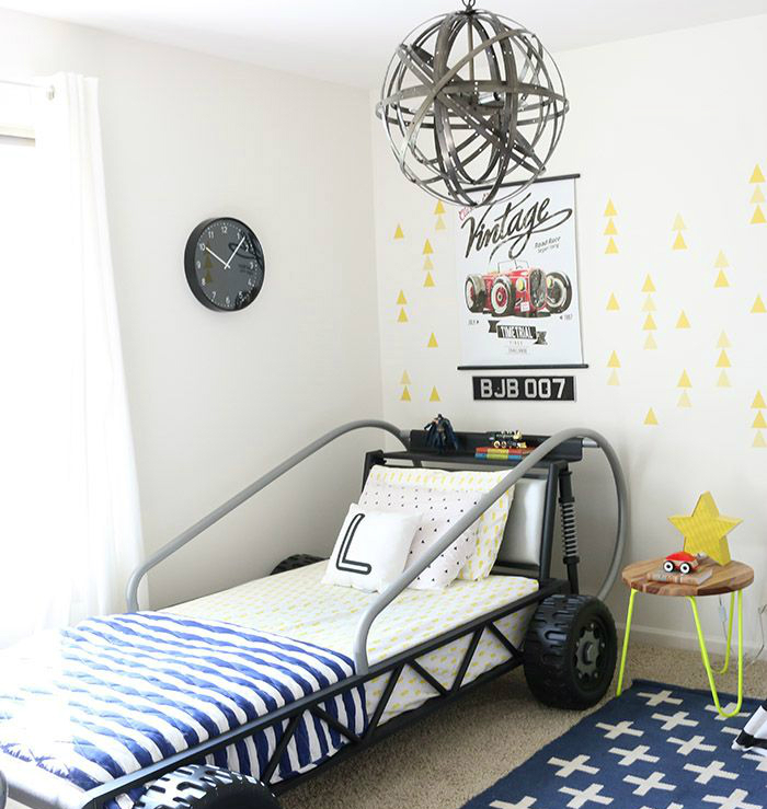 Fantastic Car-Themed Bedrooms For Boys ➤ Discover the season's newest designs and inspirations for your kids. Visit us at www.kidsbedroomideas.eu #KidsBedroomIdeas #KidsBedrooms #KidsBedroomDesigns @KidsBedroomBlog