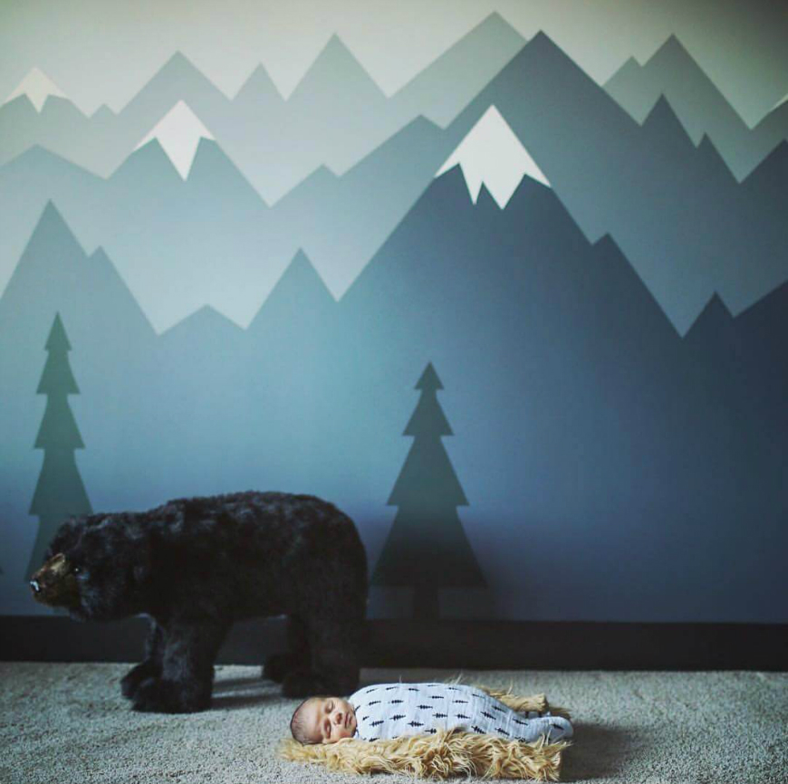 Awesome Mountain Wall Art Ideas For Your Kids’ Bedroom ➤ Discover the season's newest designs and inspirations for your kids. Visit us at www.kidsbedroomideas.eu #KidsBedroomIdeas #KidsBedrooms #KidsBedroomDesigns @KidsBedroomBlog